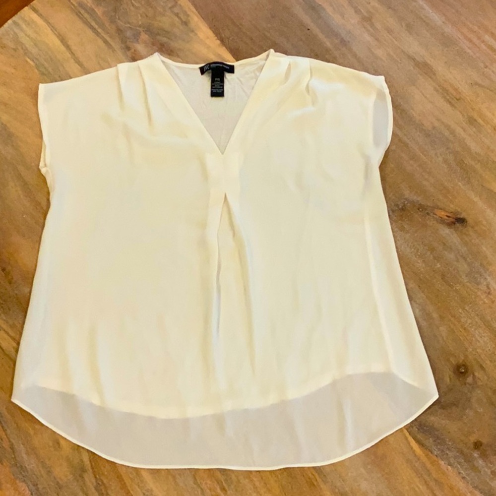 Inc Women's cream colored  V-Neck Blouse size small petite